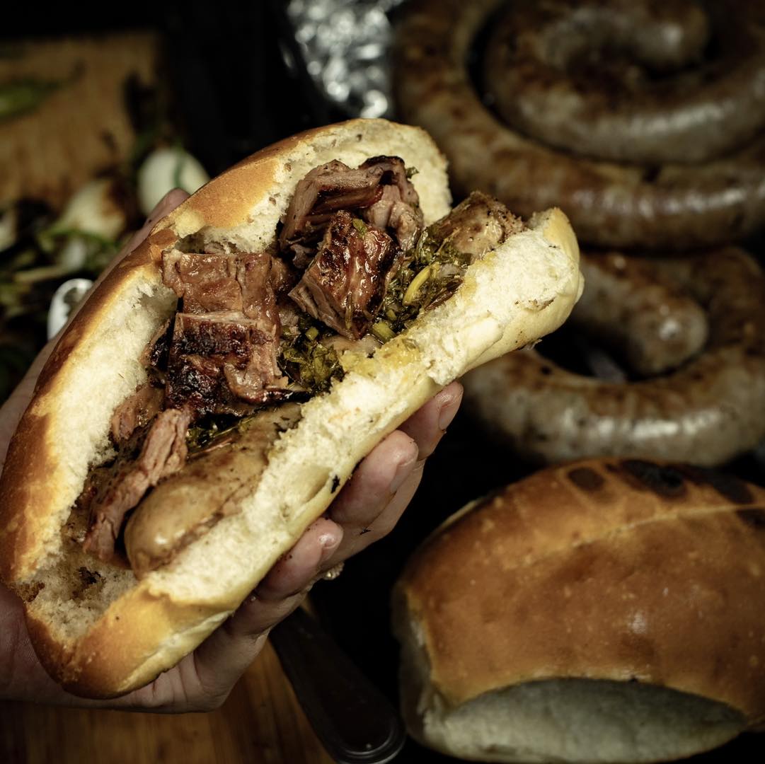 Torta de chorizo argentino preparada
